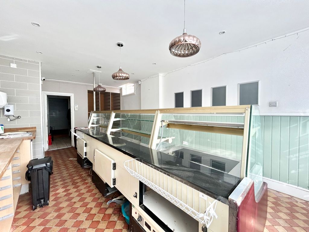 Property photo 2 of 32