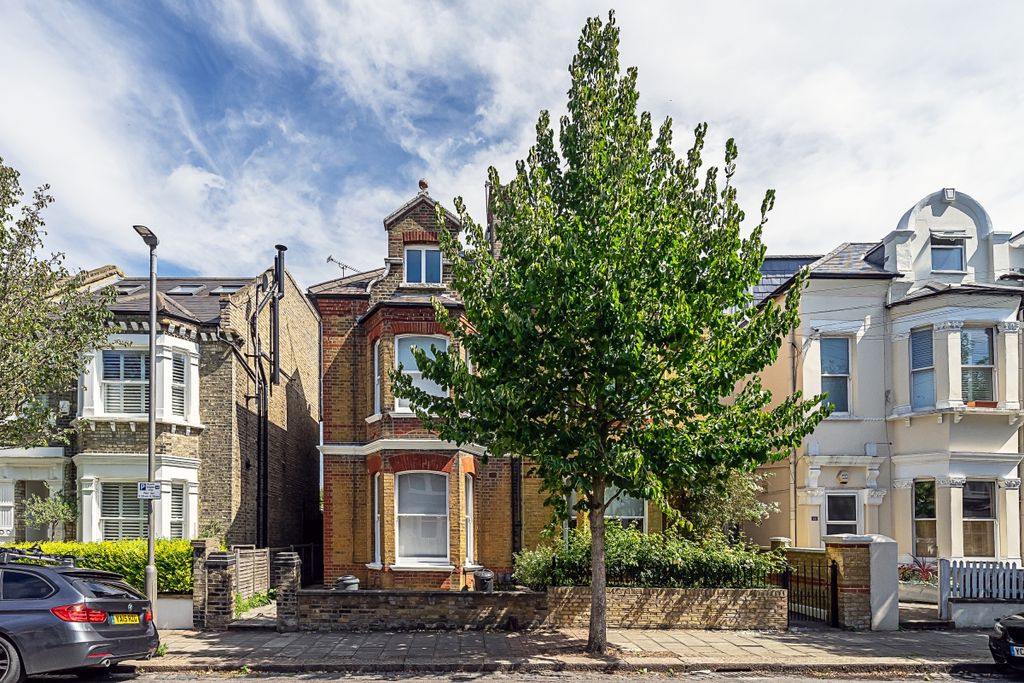 Property photo 2 of 19