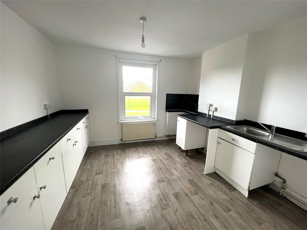 Property photo 3 of 9 Picture No. 27