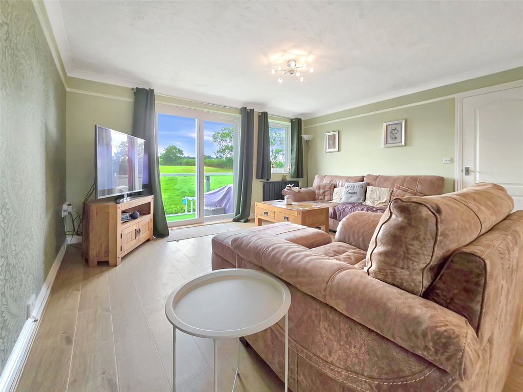 Property photo 3 of 15 Picture No. 12