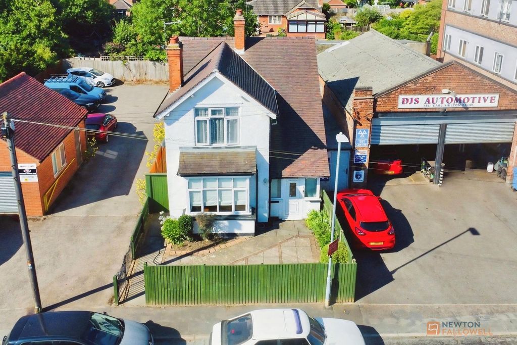 Property photo 2 of 22