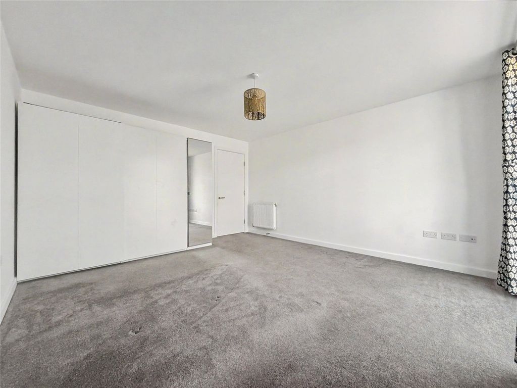 Property photo 3 of 8 Picture No. 01