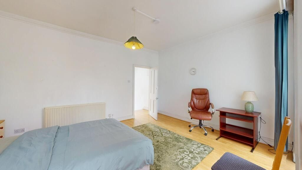 Property photo 3 of 36