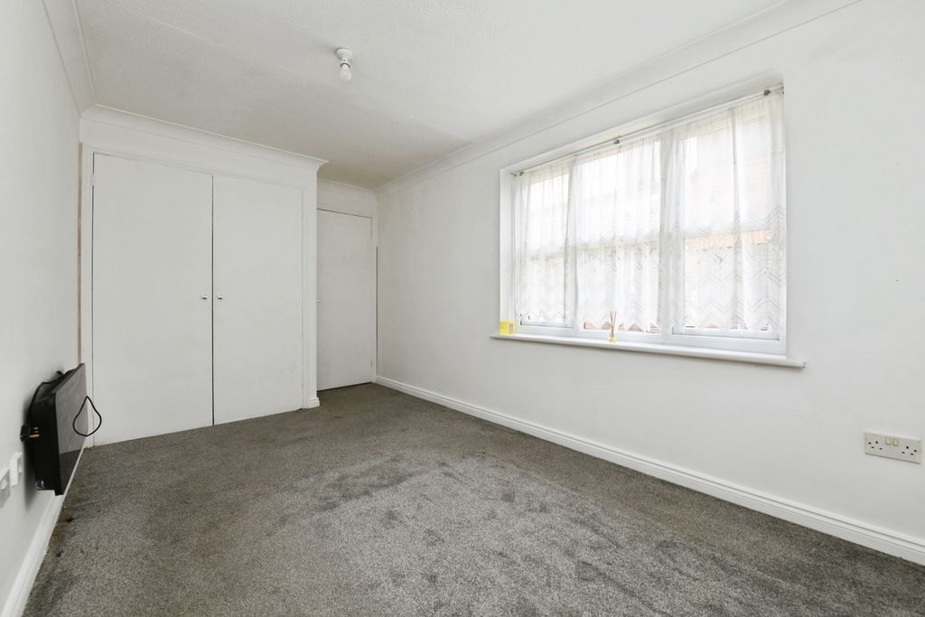Property photo 3 of 15 Pbox-Img.Jpg