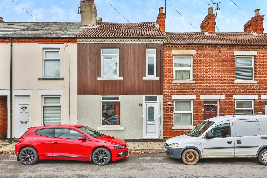 Property photo 1 of 17