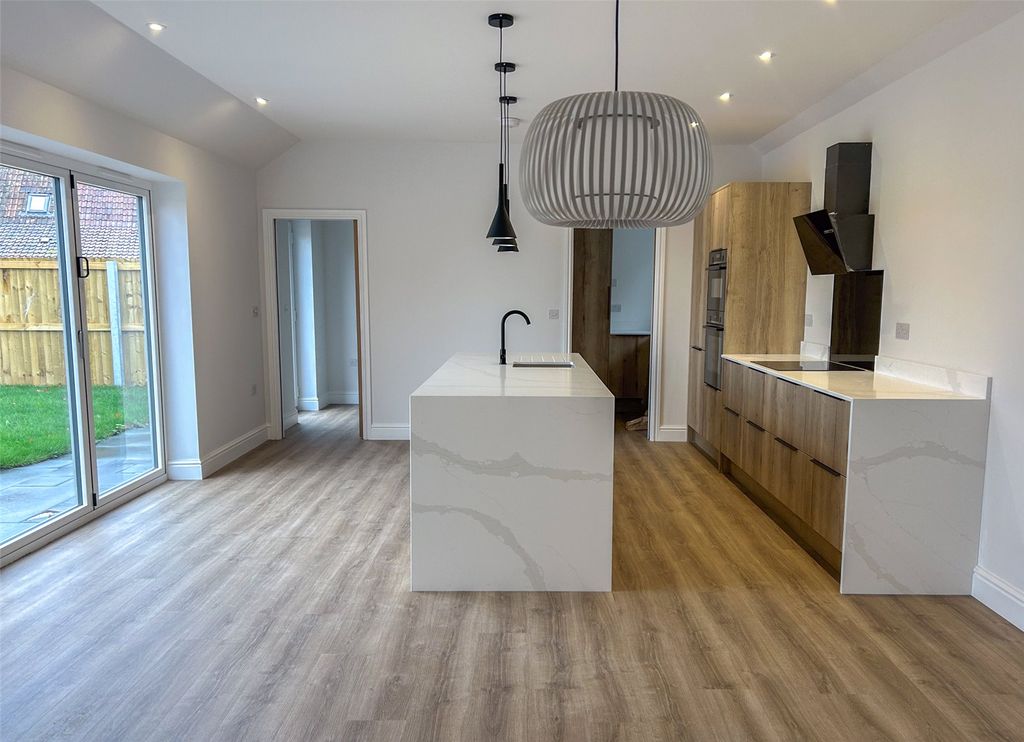 Property photo 3 of 9 Picture No. 07