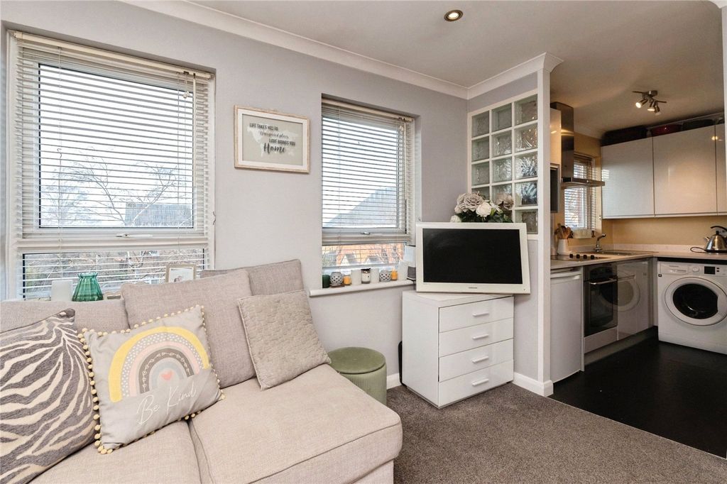 Property photo 3 of 13 Picture No. 11