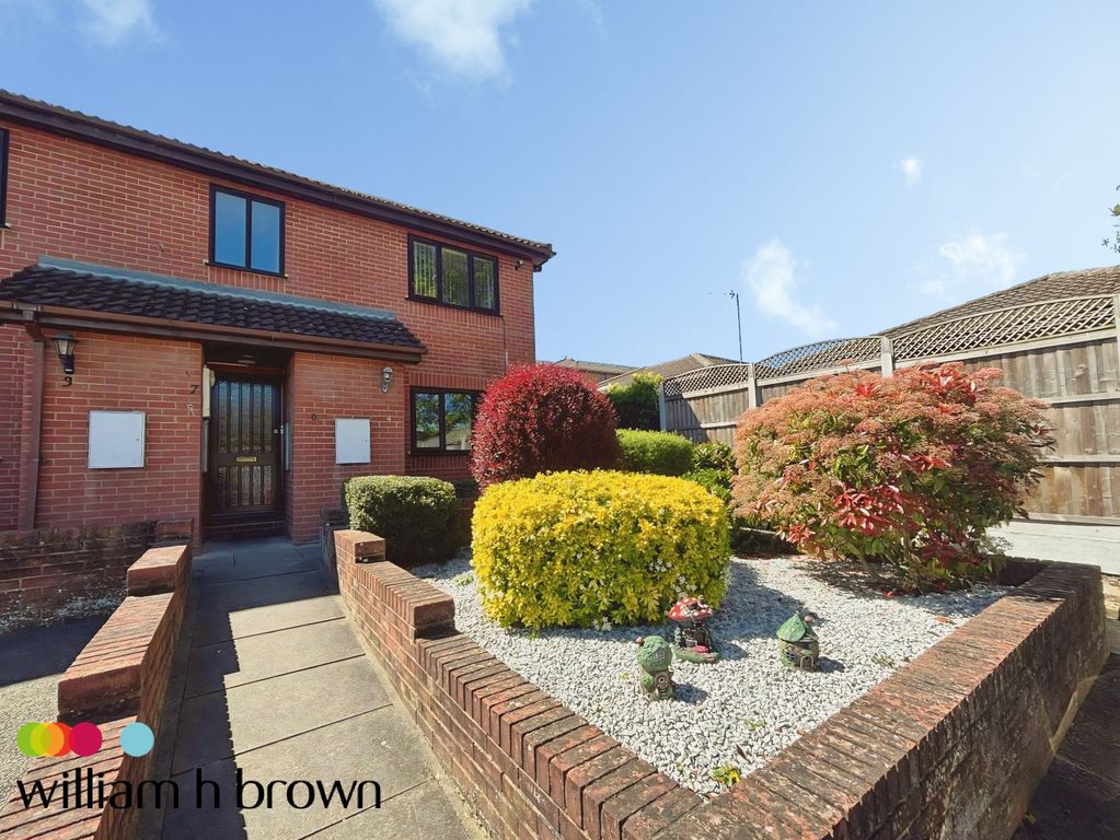 Property photo 1 of 8 Front