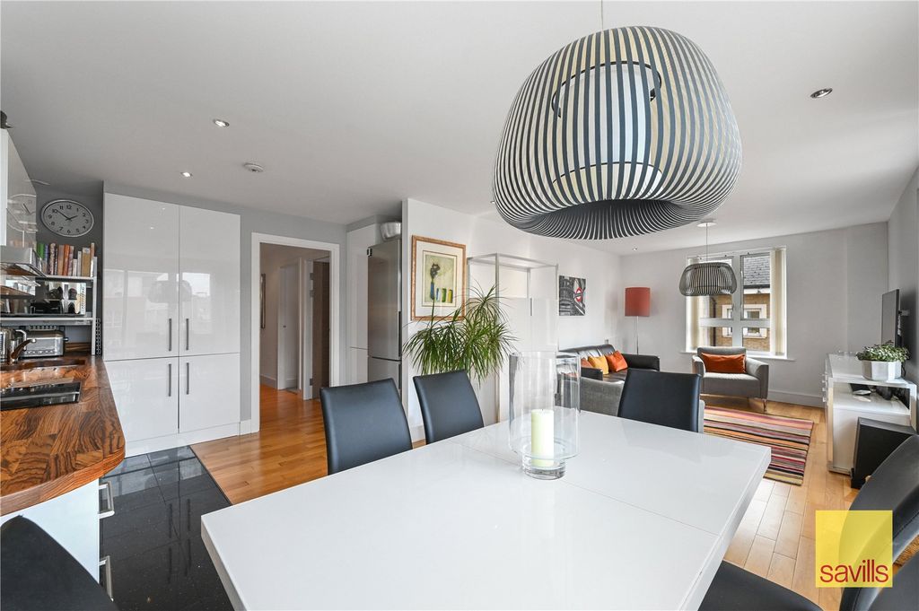 Property photo 3 of 20 Dining Area