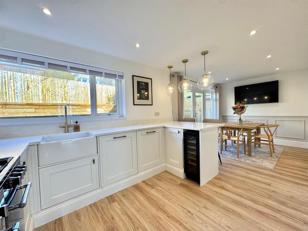 Property photo 1 of 27