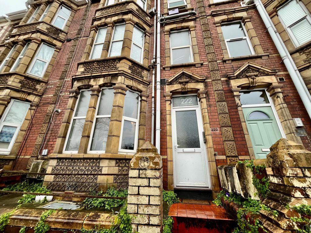 Property photo 1 of 5 Front