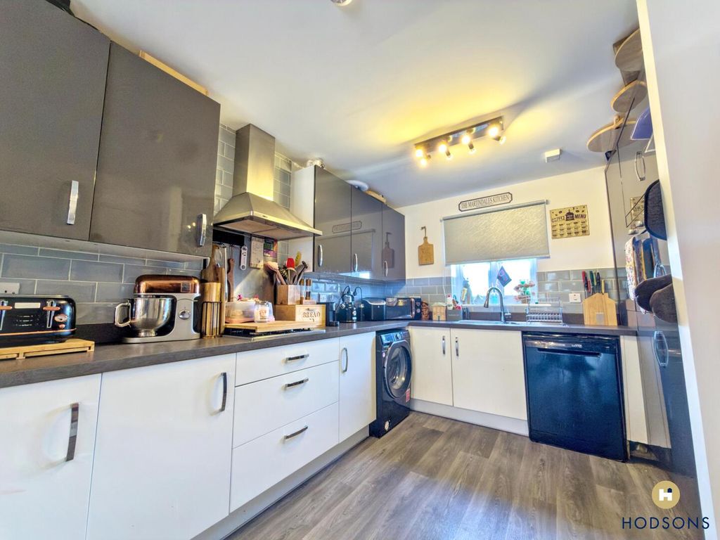 Property photo 2 of 22 Kitchen