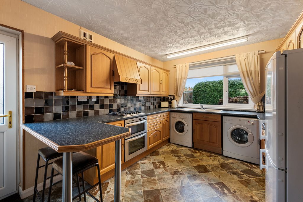 Property photo 3 of 23