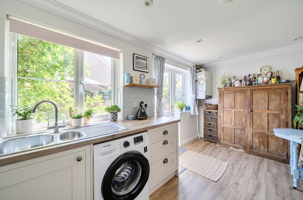 Property photo 3 of 25 1481244-17-6A3Ea5...