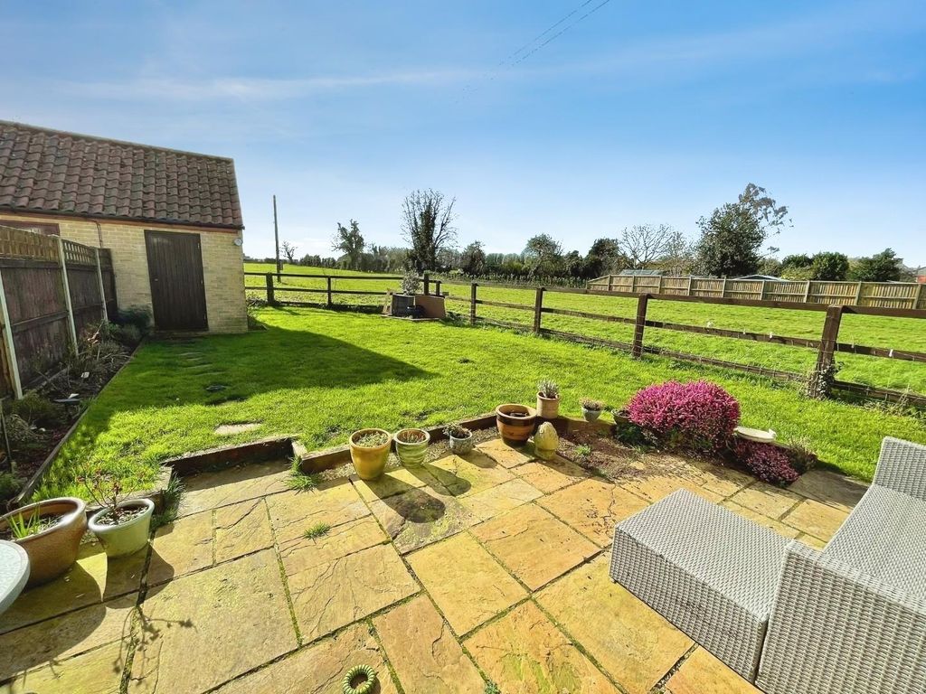 Property photo 2 of 14 9Fad016E-De63B403-ce28-4306-B296-dc4F93871F20.Jpeg