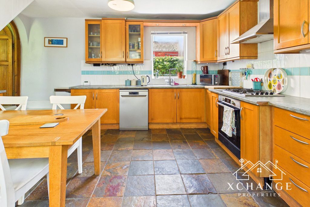 Property photo 2 of 41