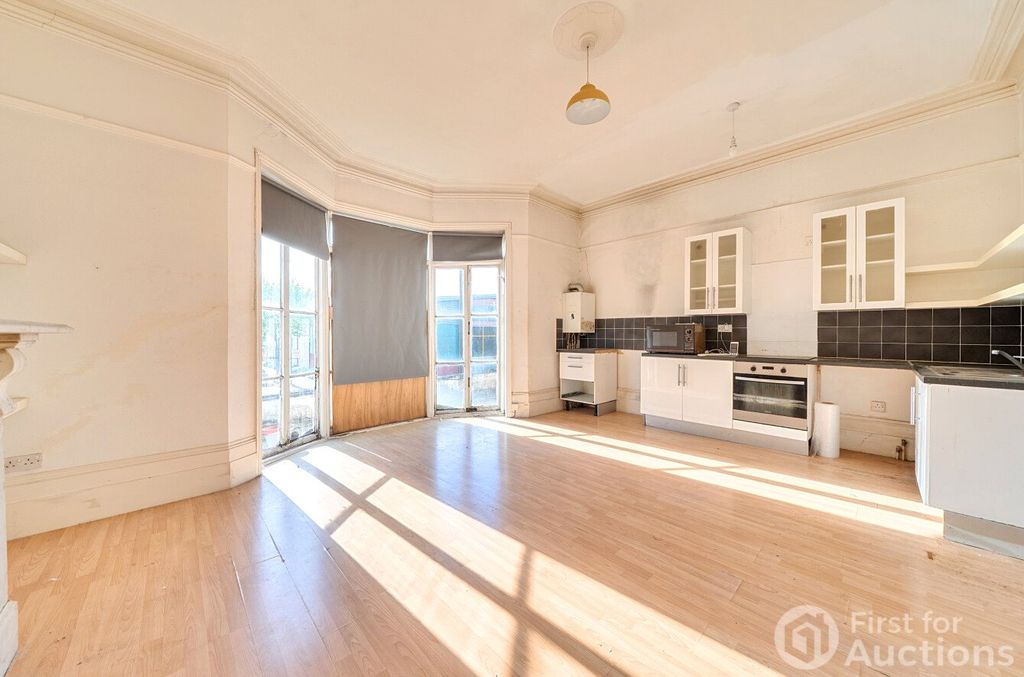 Property photo 2 of 8 2