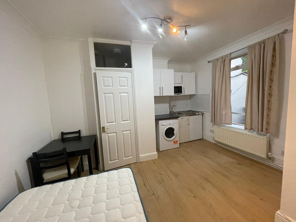 Property photo 3 of 4