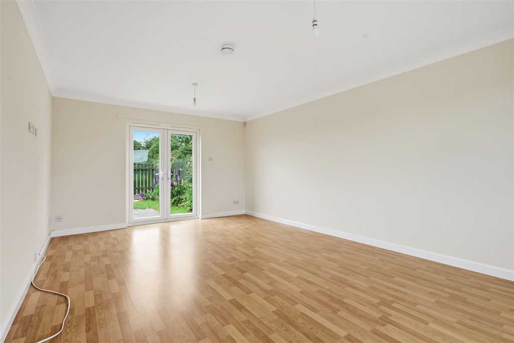 Property photo 3 of 32 Ochilcottage-0013.Jpg