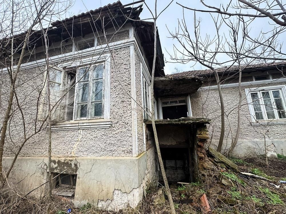 Property photo 1 of 9