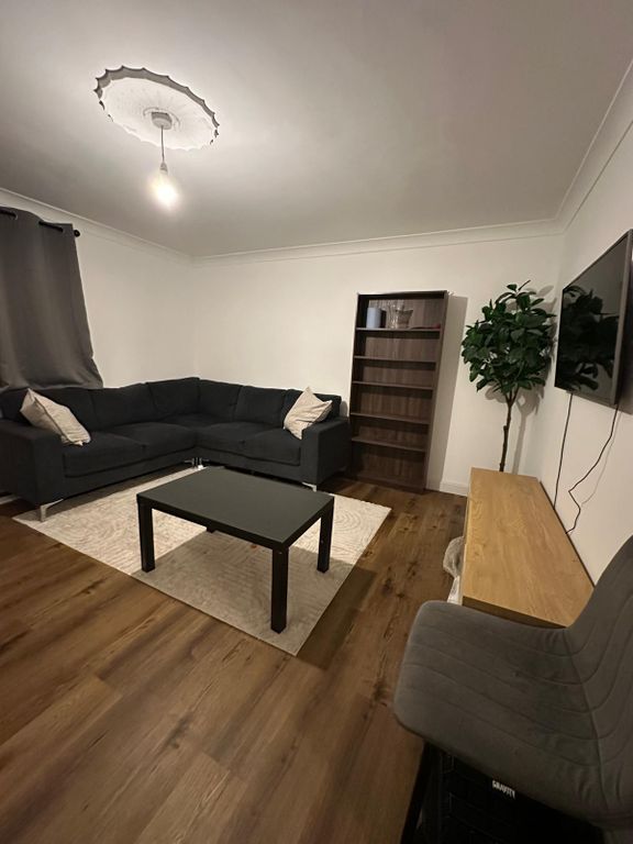 Property photo 2 of 4 Living Room