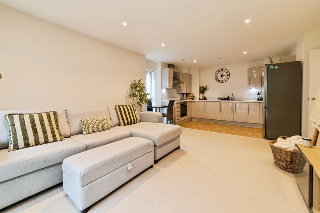 Property photo 3 of 12