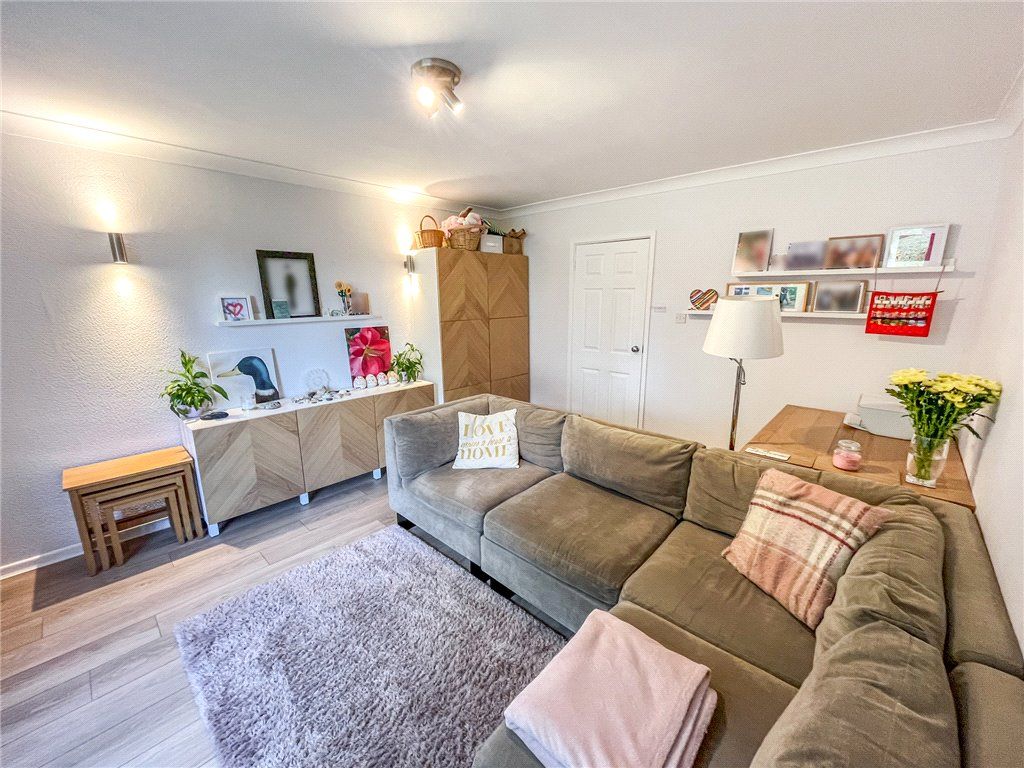 Property photo 2 of 10 Sitting Room