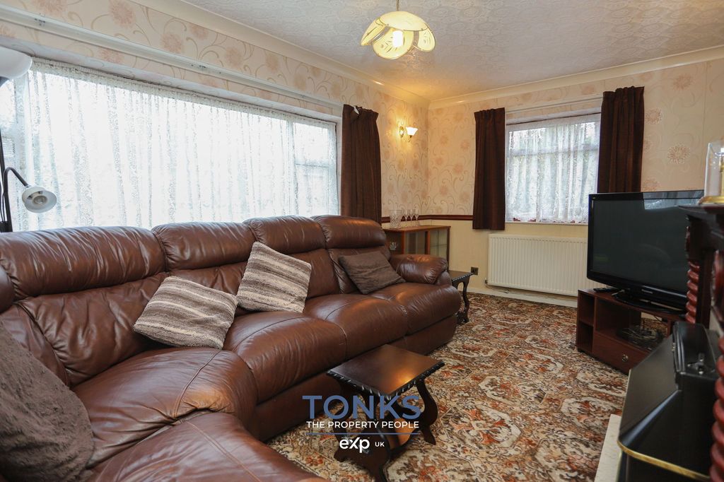 Property photo 3 of 20