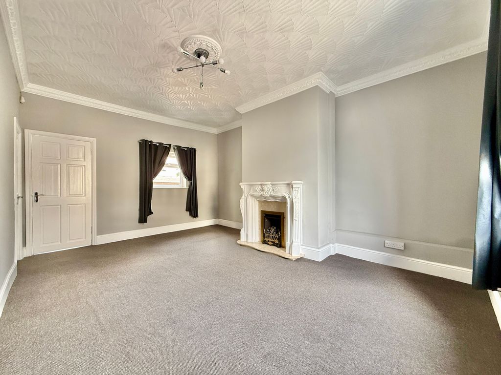Property photo 2 of 11 Living Room