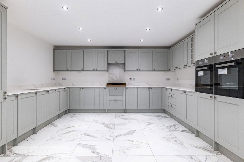 Property photo 2 of 21 Kitchen Diner