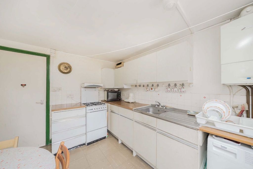 Property photo 3 of 5