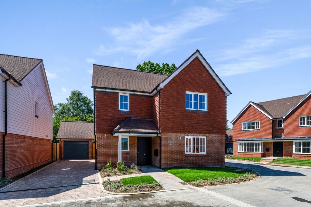 Property photo 1 of 31