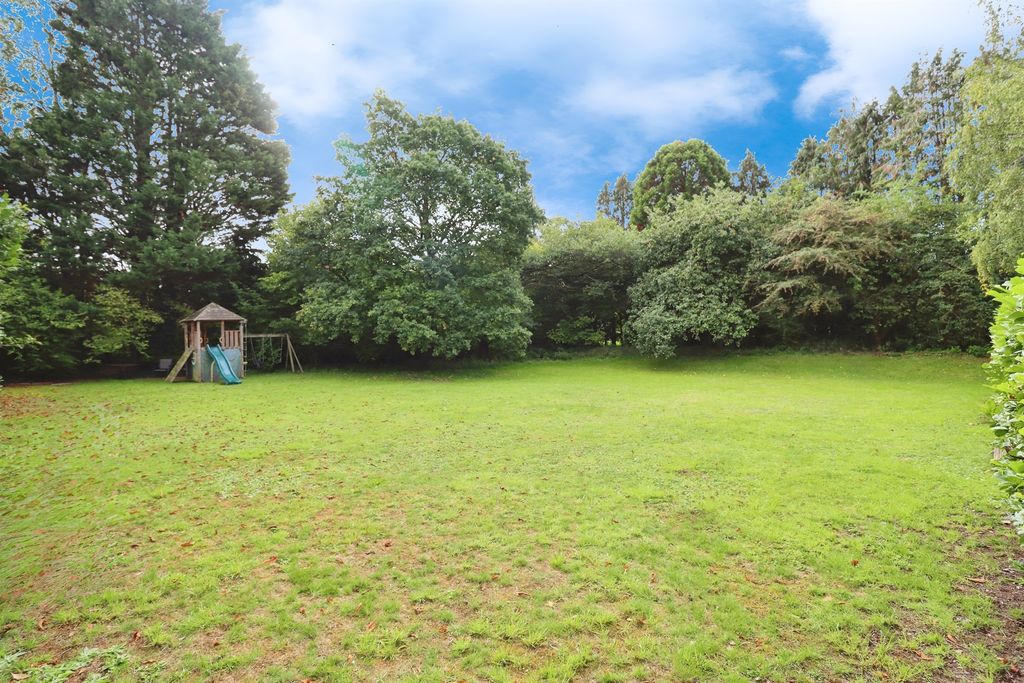 Property photo 3 of 34