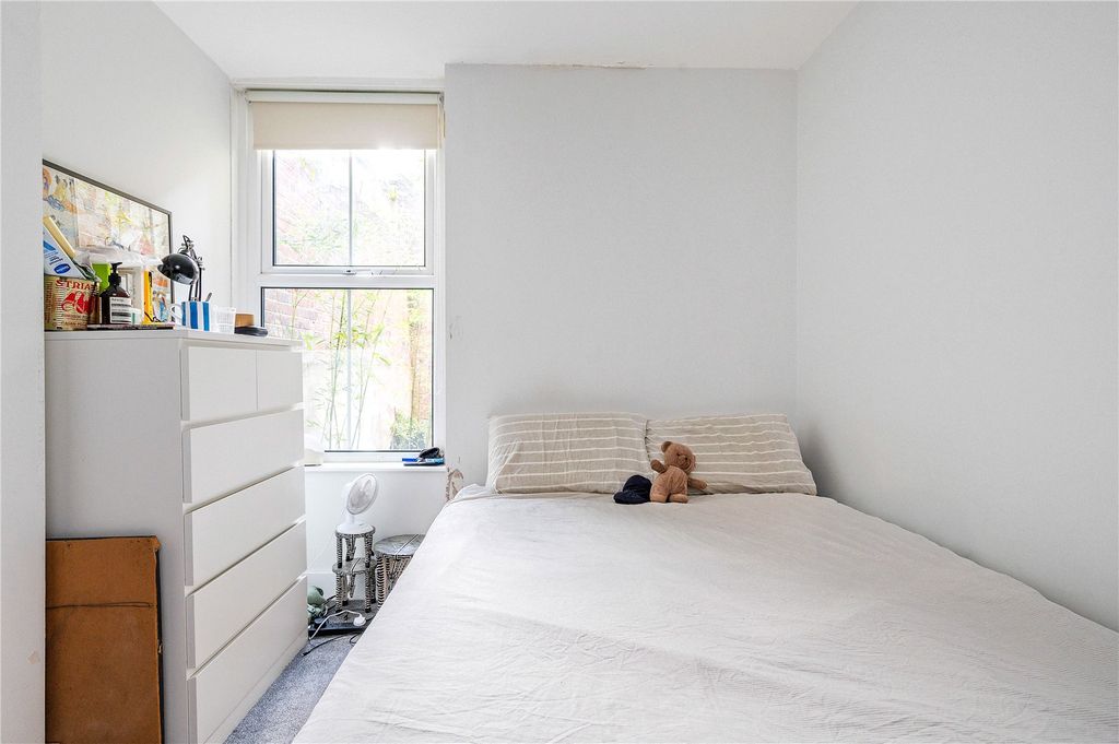 Property photo 3 of 13 Bedroom