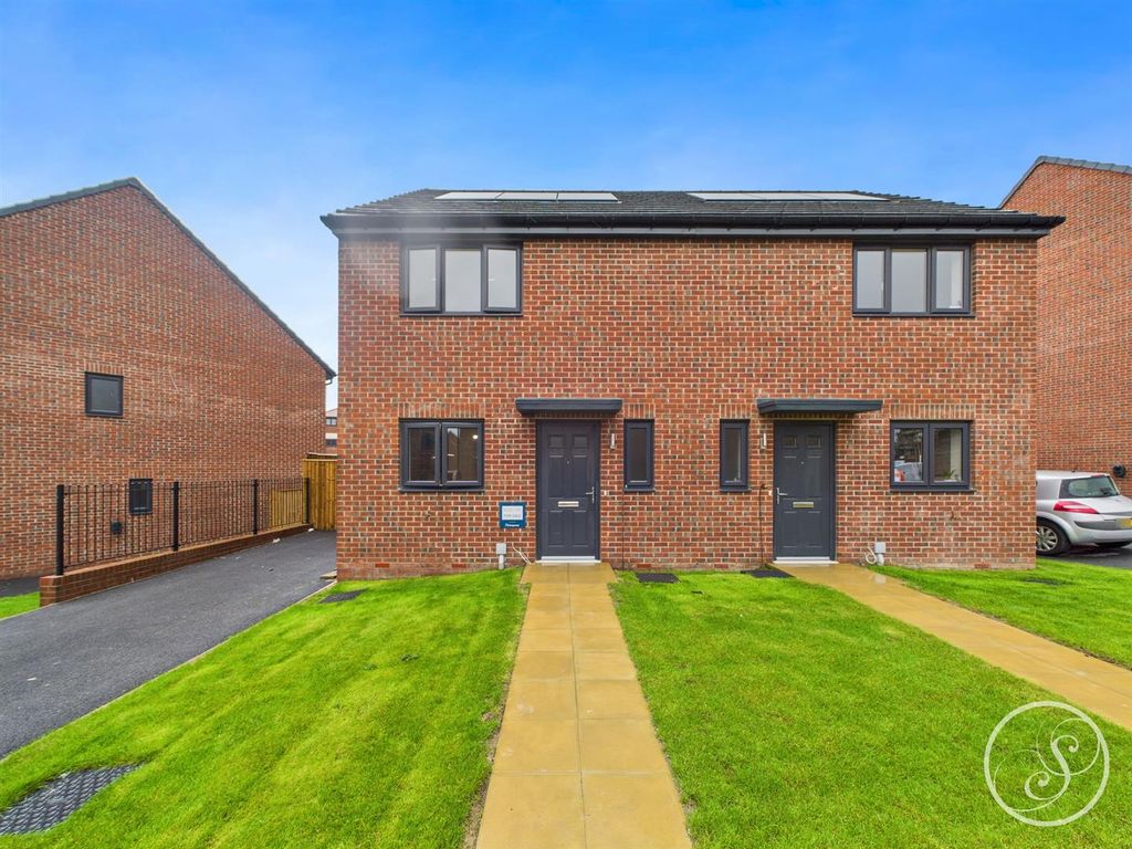 Property photo 1 of 13 External