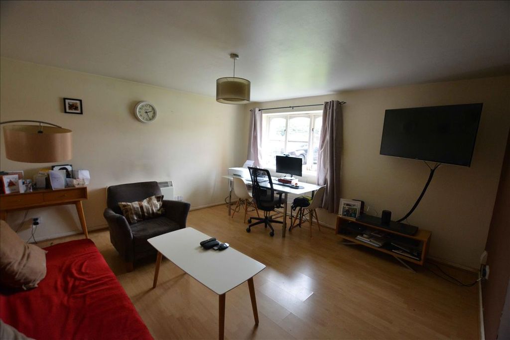 Property photo 3 of 6