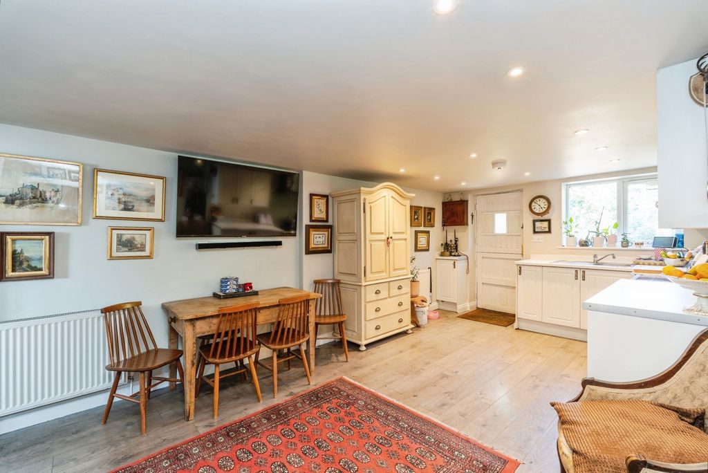 Property photo 2 of 18 Pbox-Img.Jpg