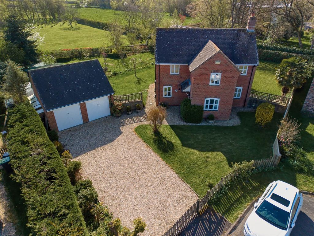 Property photo 1 of 10 Front