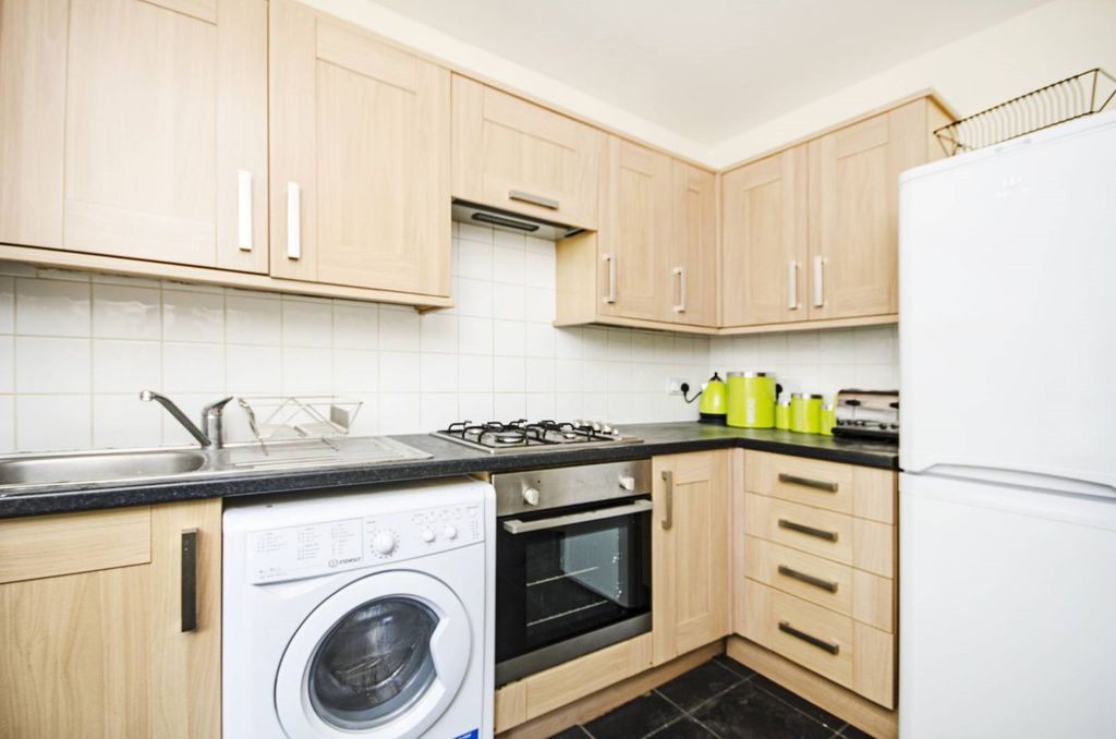 Property photo 2 of 7