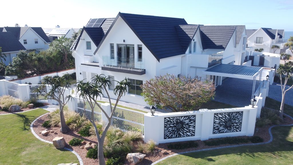 Property photo 1 of 35