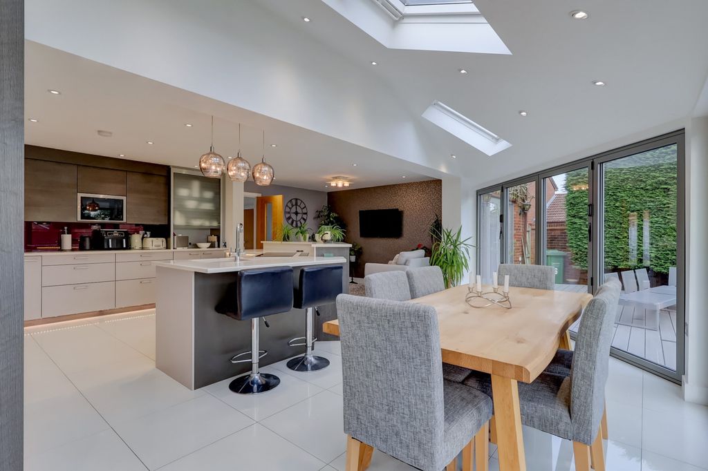 Property photo 3 of 28 Picture No. 24