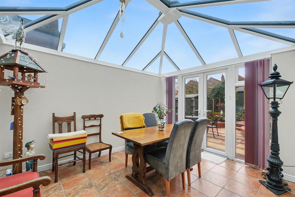 Property photo 3 of 22 Dining Room.Jpeg