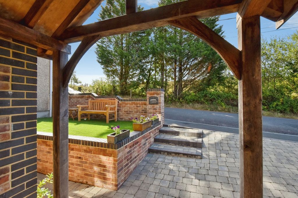 Property photo 3 of 33 Pbox-Img.Jpg