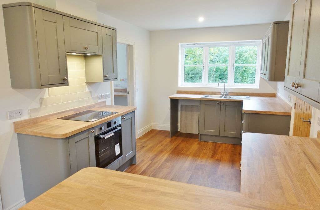 Property photo 2 of 32