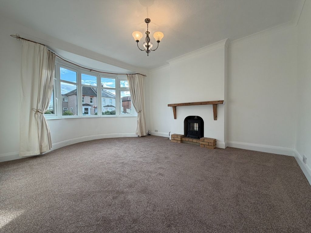 Property photo 2 of 14 4538812