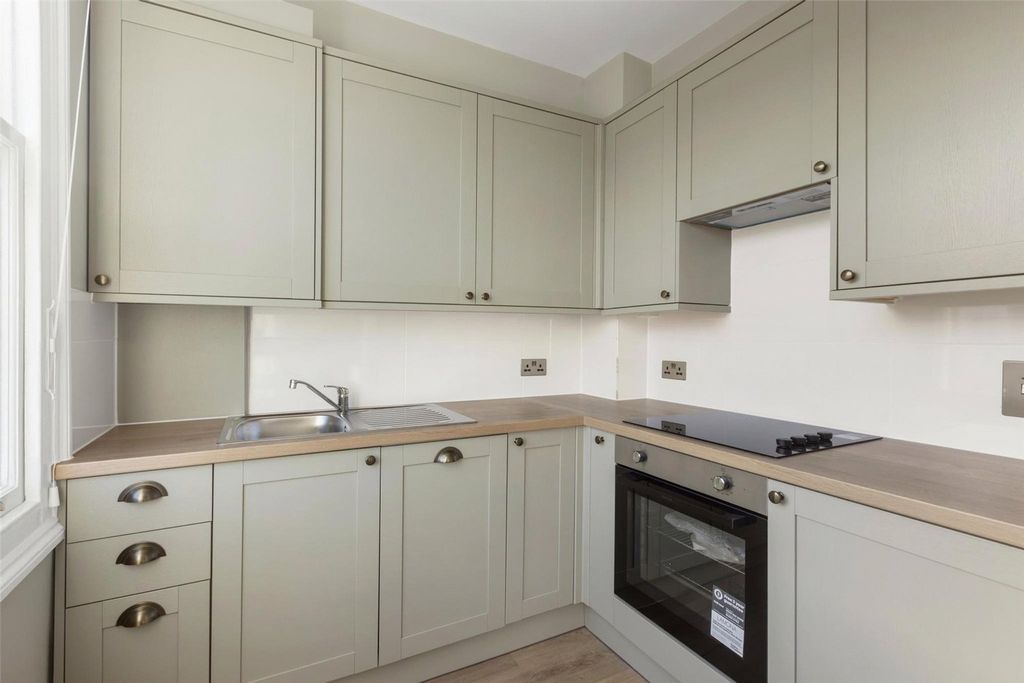 Property photo 2 of 16 Picture No. 02