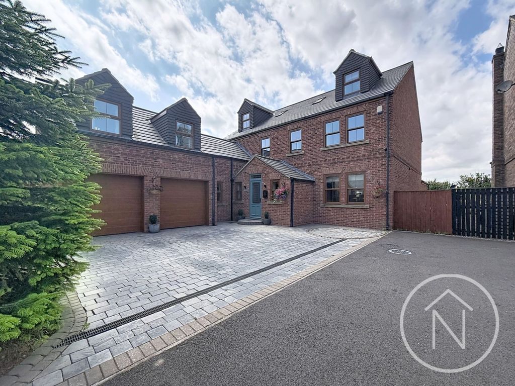 Property photo 3 of 46