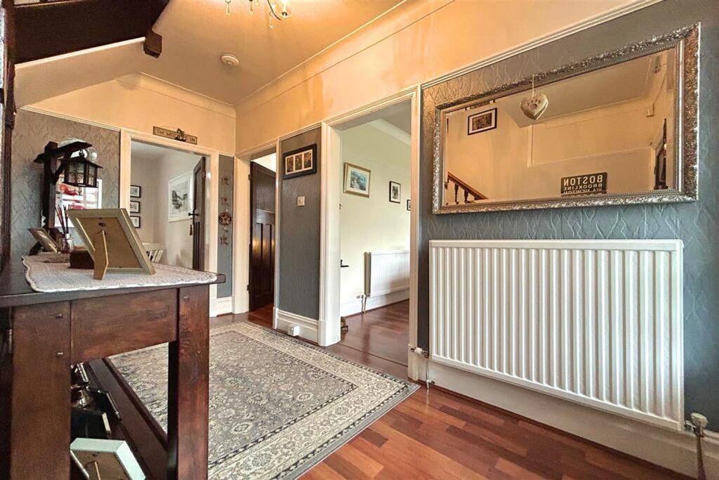 Property photo 2 of 27