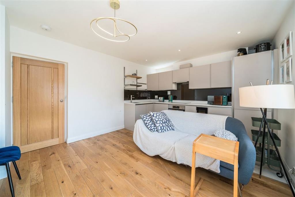 Property photo 3 of 6