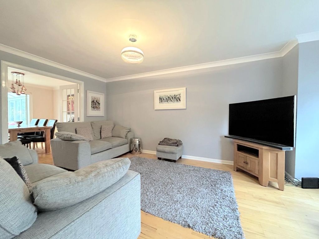 Property photo 2 of 34